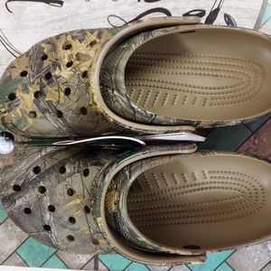 Crocs Mossy Oak camo size M10/W12 brand new never worn